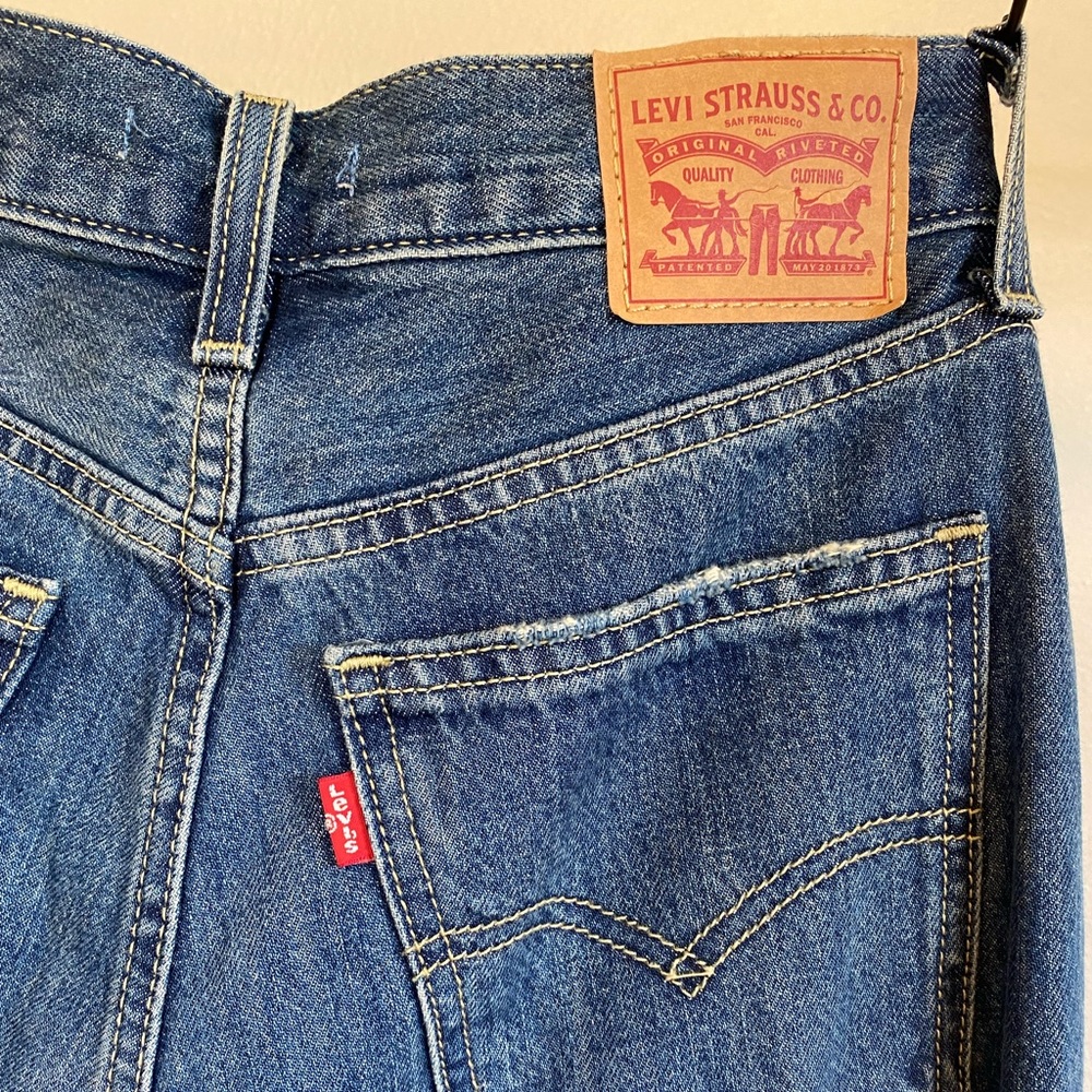 Levi’s low pro, straight, 26, raw hem 28’’